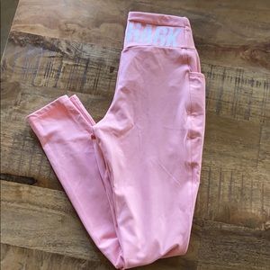 🍑 Gymshark Women’s Peach Leggings Size Small